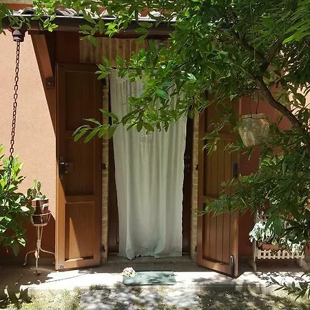 La Rosa Antica Bed and Breakfast 4*